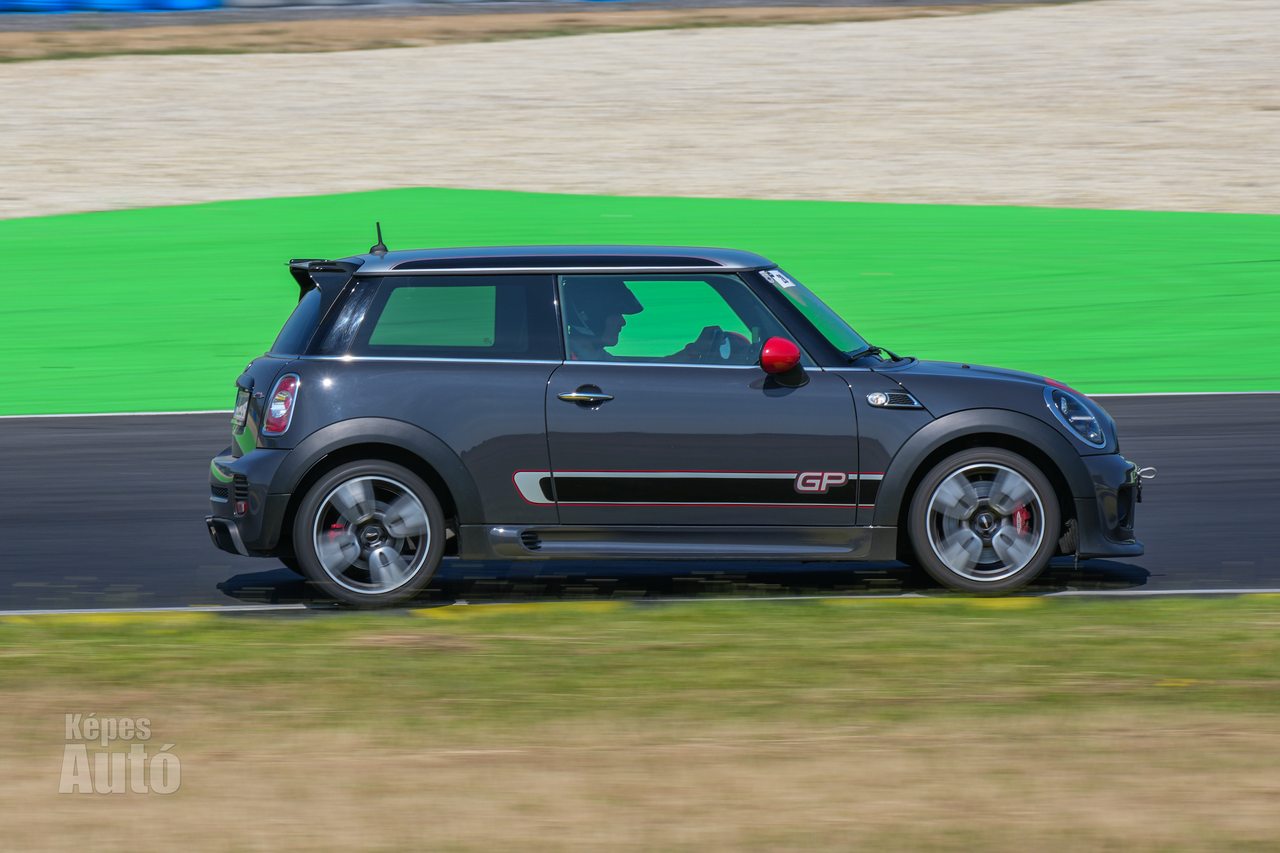 Pályaautózás - Pannónia-ring #77